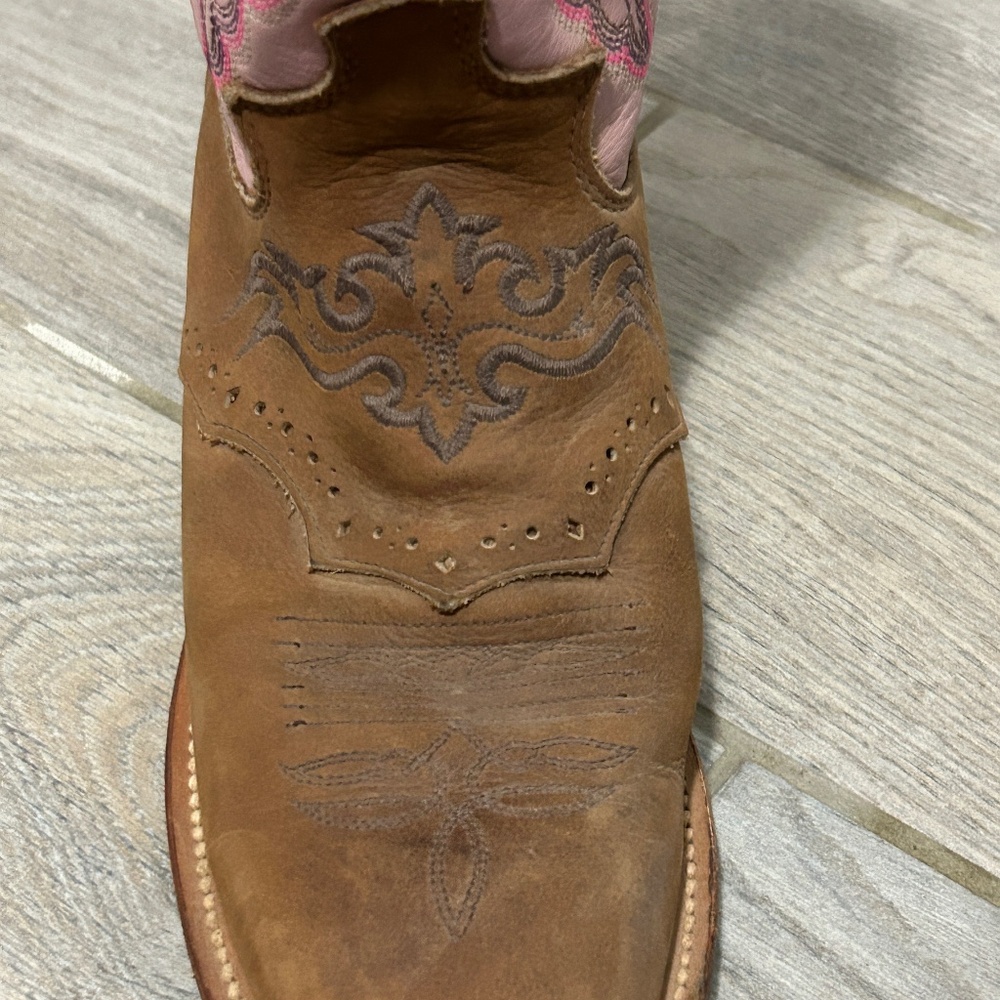 Women's Justin Pink/Tan Leather Square Toed Western Boots - 7 - Picture 12 of 12